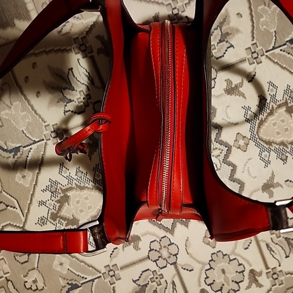 Calvin Klein NWOT shoulder monogram red/brown bag with logo charm,inside pockets - Picture 6 of 16